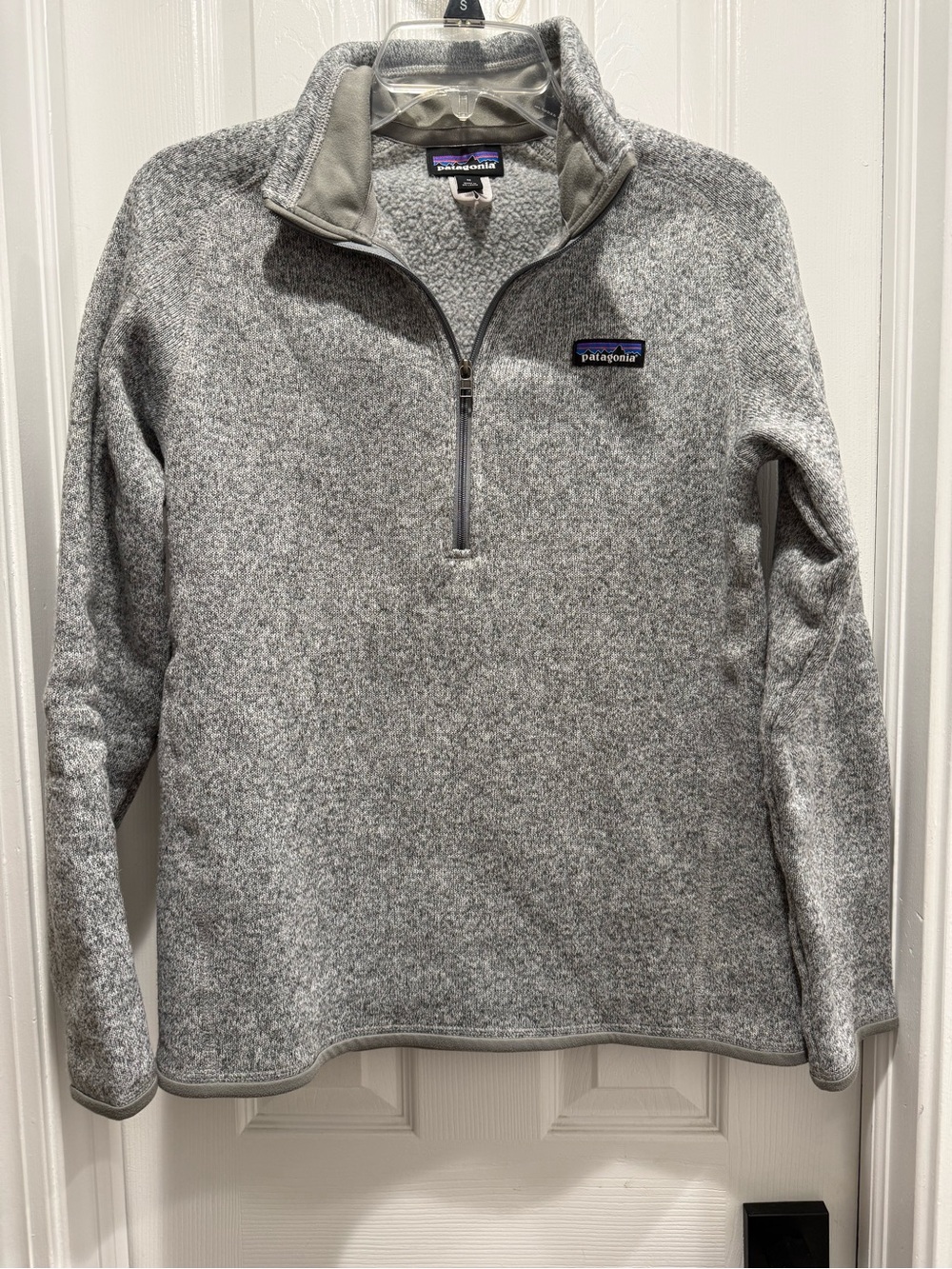 Patagonia Women’s Light Heather Gray Quarter-Zip Fleece Pullover